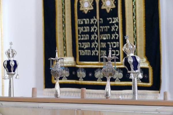 קצת על ההיסטוריה של ארונות קודש